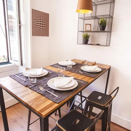 Bairro Alto Nicely Renovated Flat! * Lisboa