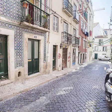 Bairro Alto Nicely Renovated Flat! Apartman