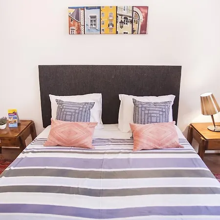 Bairro Alto Nicely Renovated Flat! Лісабон